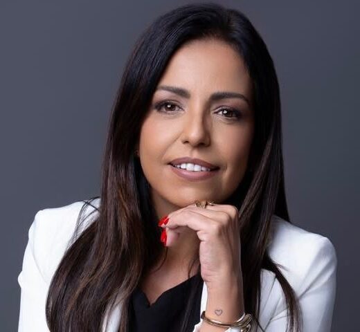 Dra. Ana Cláudia Tavares