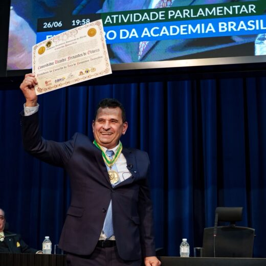 Urandir Fernandes de Oliveira durante apresentação do Ecossistema Dakila, o ambiente que reúne o BDM Digital e o projeto Caminhos de Peabiru sob uma mesma visão de inovação e desenvolvimento.