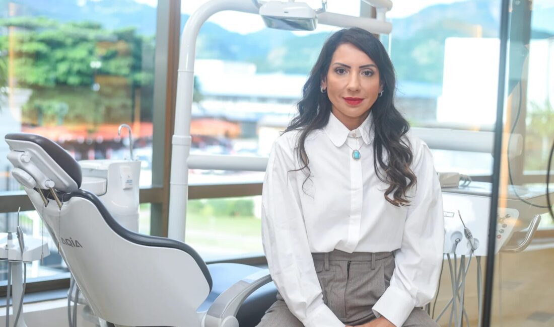 Dra. Andréa Melo